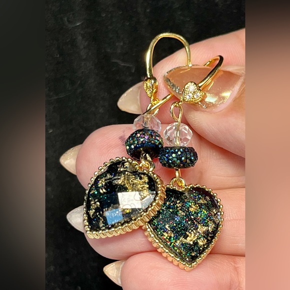 🖤Pretty dangle-glitter black heart earrings —-Gold NWOT - Picture 7 of 13